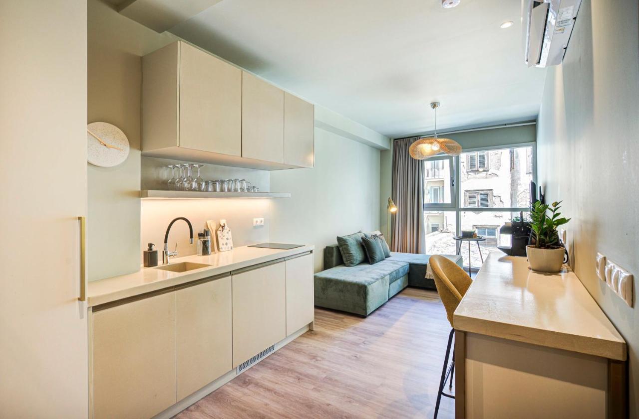 Yalarent Stunning Apartments At The Heart Of Aten Exteriör bild